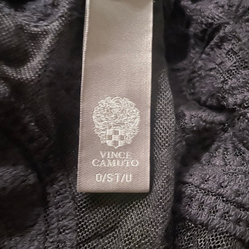 Vince Camuto Lace Cover-up Top - Picture 6 of 6